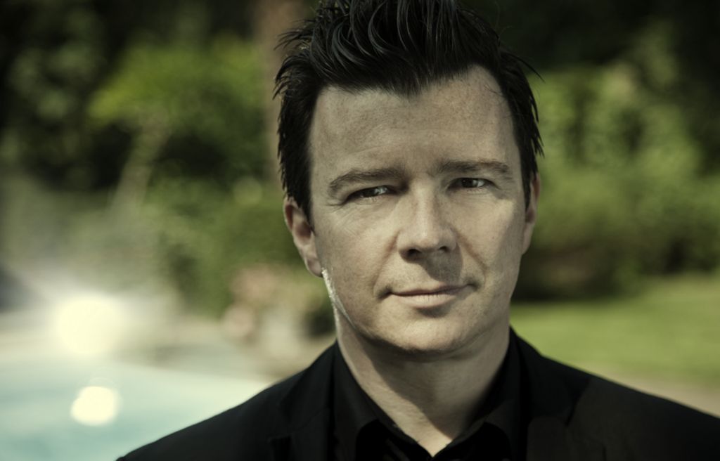 rick-astley-2014-simon-staun